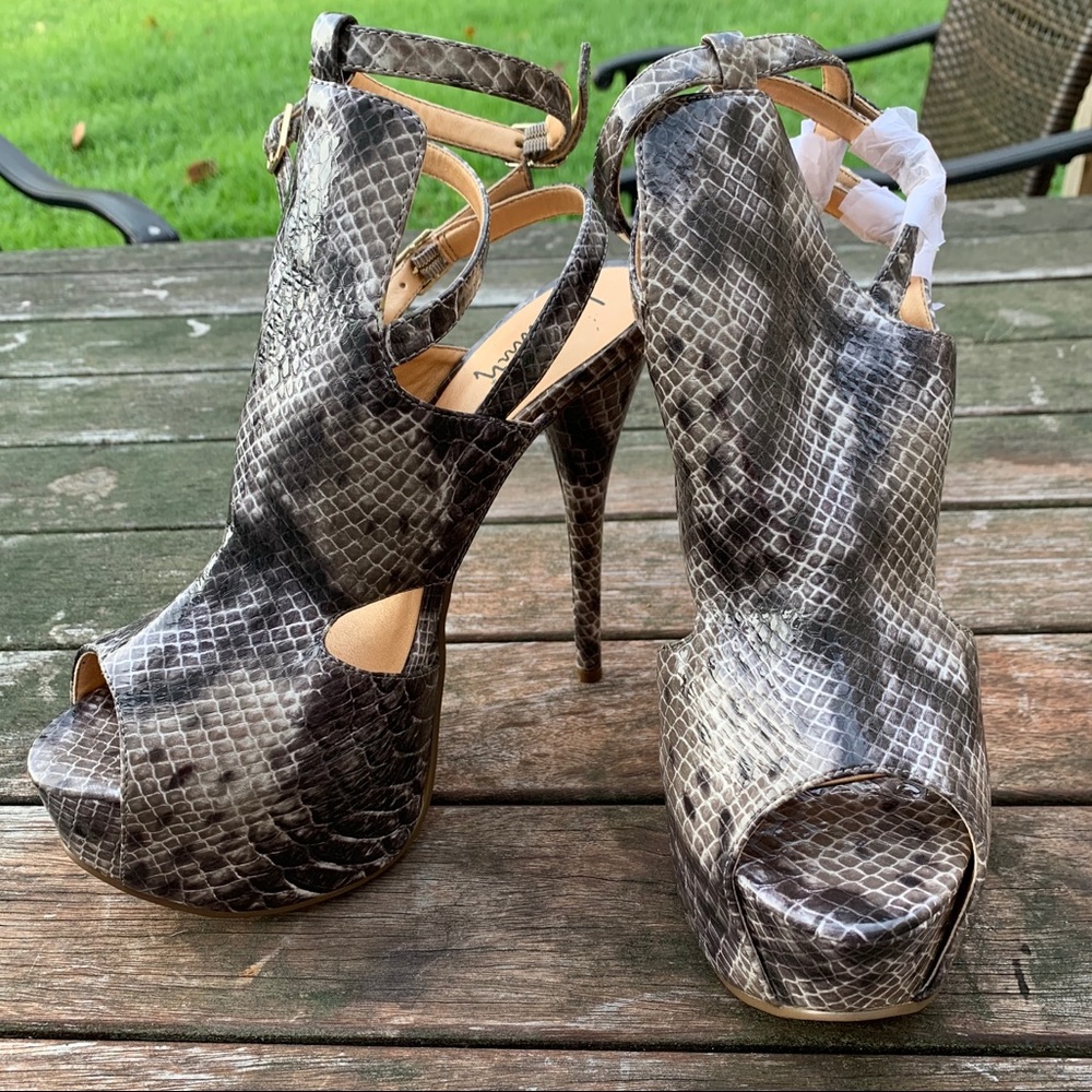 Lui Chung Snakeskin Open Toe Strappy Platform Heel